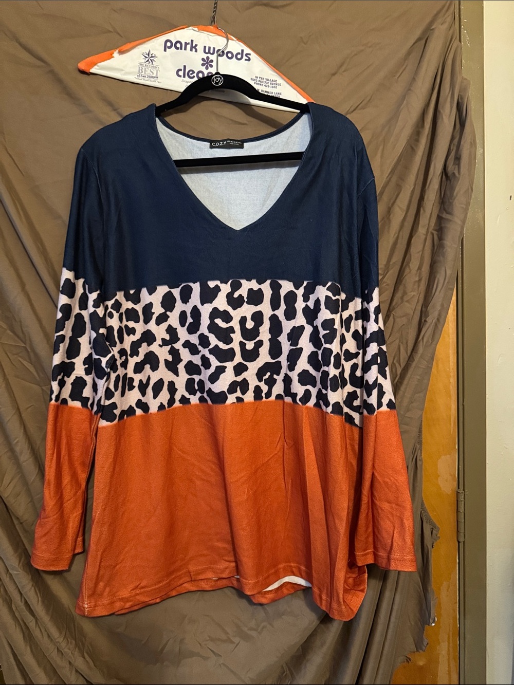 Women’s Long Sleeve Colorblock Leopard Top - Navy & Rust